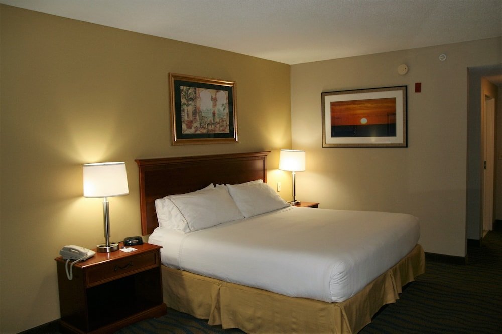 Suite Holiday Inn Express Hotel & Suites Brooksville West, an IHG Hotel
