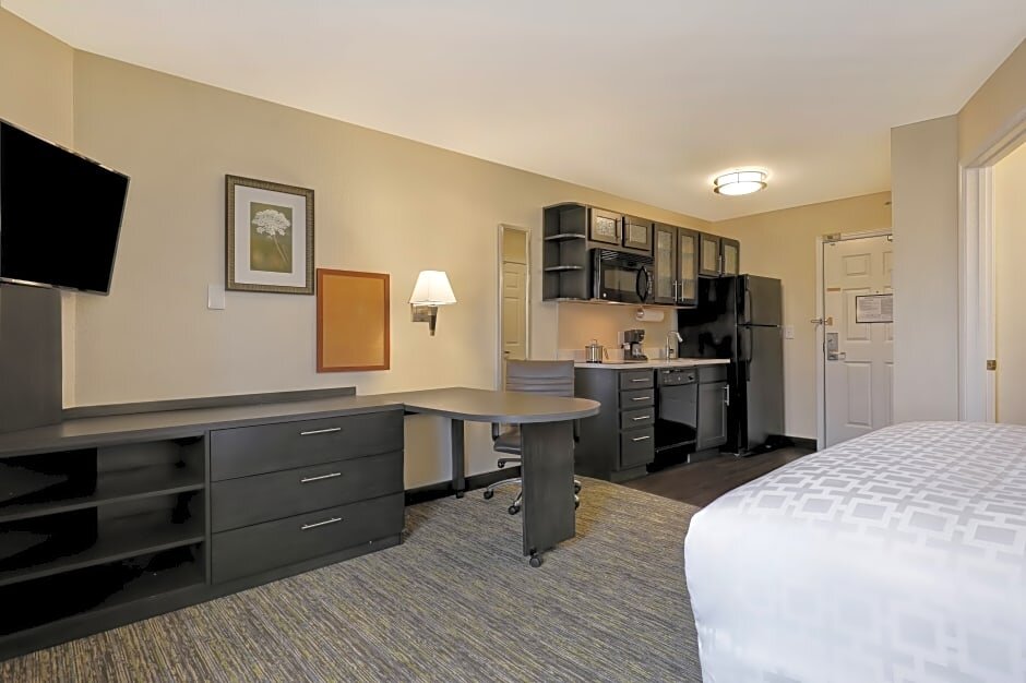 Номер Standard Candlewood Suites Indianapolis - South, an IHG Hotel