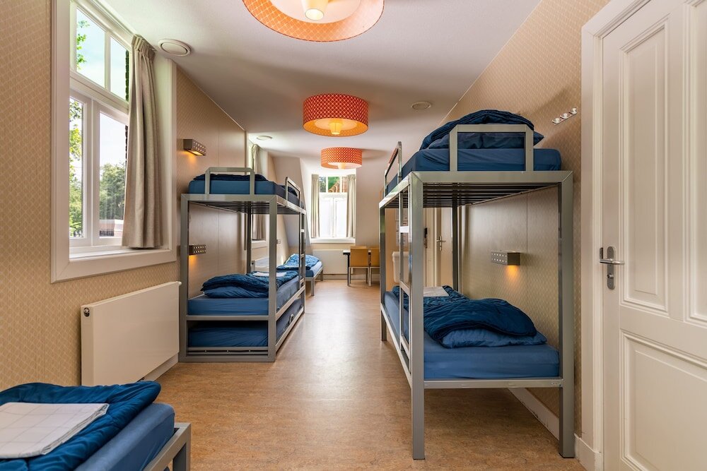 Кровать в общем номере Stayokay Hostel Soest