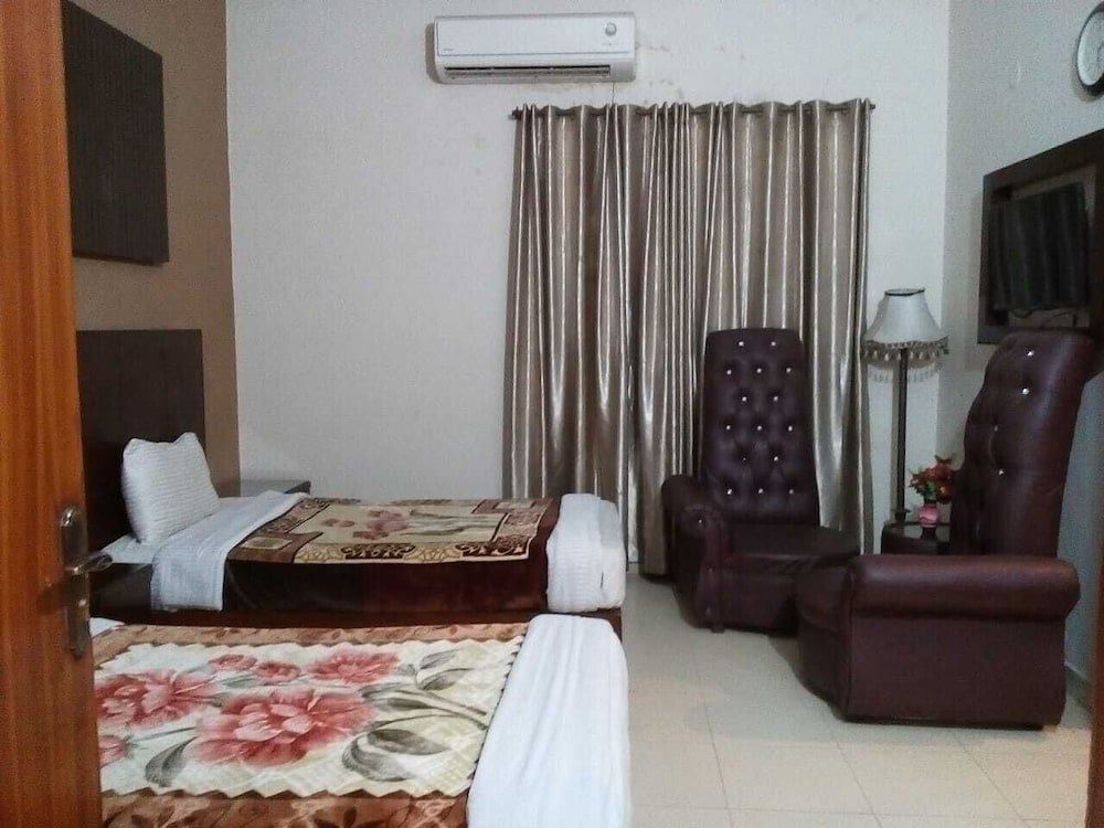 Deluxe room Gulberg Tower Hotel
