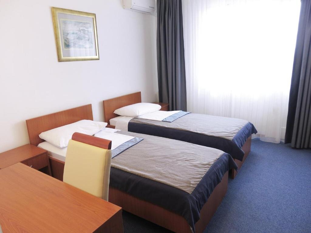 Economy Double room with balcony and with city view Hotel Zagreb