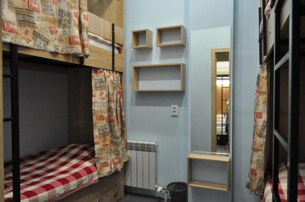Кровать в общем номере (женский номер) Hostel S size