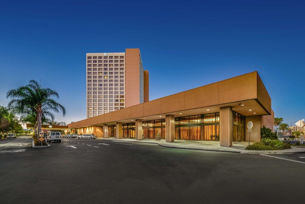 Номер Standard Hotel Fera Anaheim, a DoubleTree by Hilton Hotel