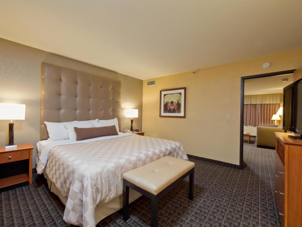 Люкс c 1 комнатой Best Western Plus Scottsdale Thunderbird Suites