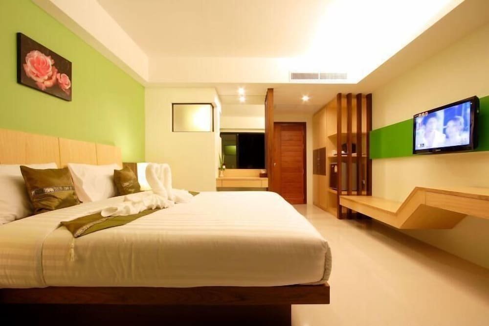 Deluxe room with balcony Kalim Beach Place