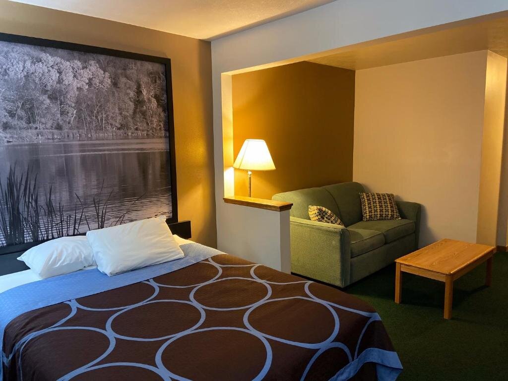 Deluxe room AmeriVu Inn & Suites