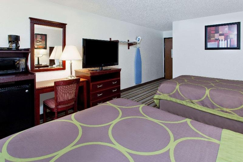 Standard Double room Super 8 by Wyndham Tuscaloosa