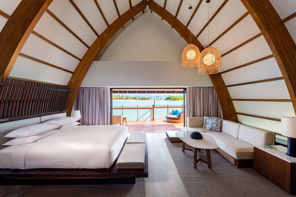 Двухместная Bure Villa Over-Water Fiji Marriott Resort Momi Bay