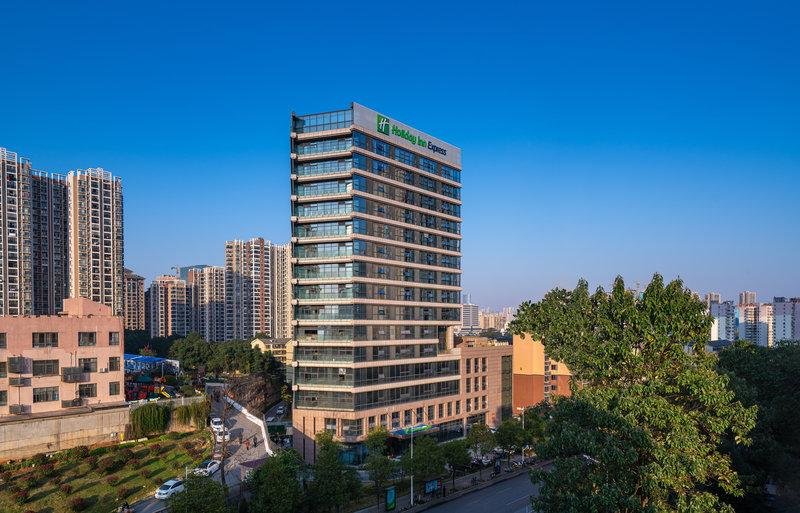 Номер Deluxe Holiday Inn Express Changsha Shifu, an IHG Hotel