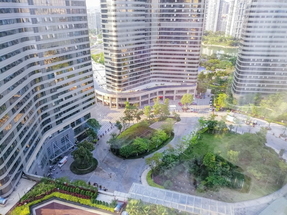 Standard Quadruple room with city view Courtyard by Marriott Xiamen Haicang