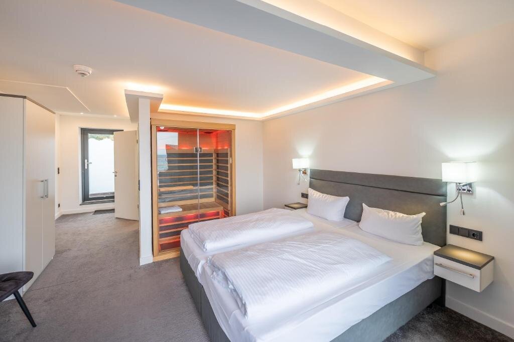 Deluxe Doppel Zimmer mit Balkon und mit Meerblick Aparthotel Koenigslinie