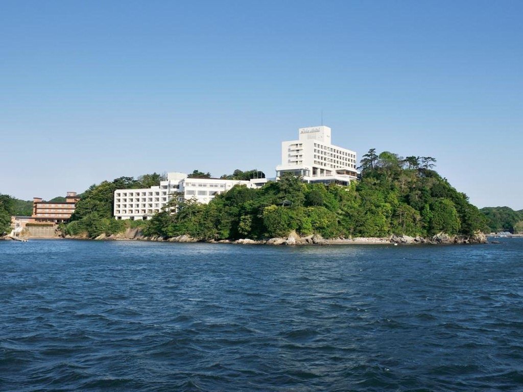 Люкс с видом на море Toba Hotel International