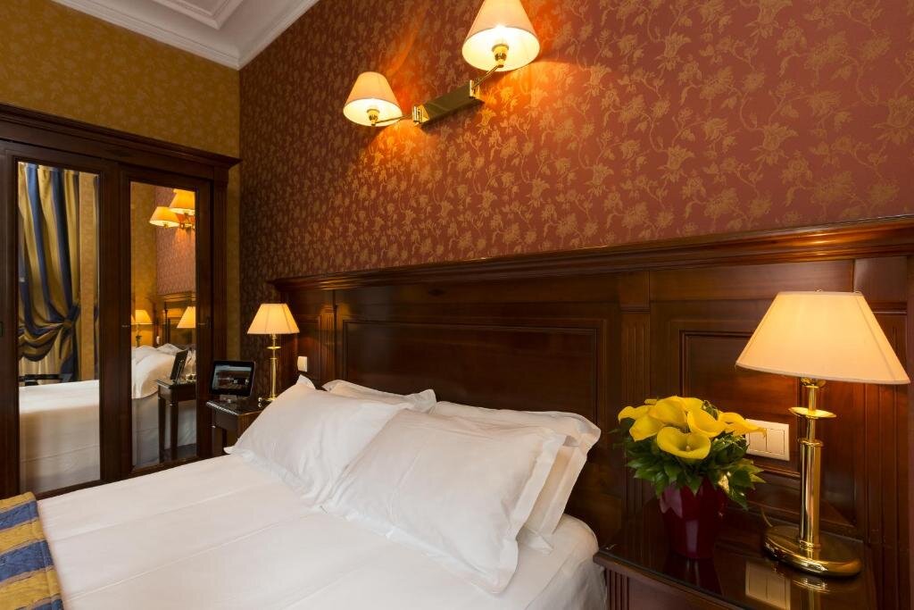 Comfort Double room Hotel Viator - Gare de Lyon