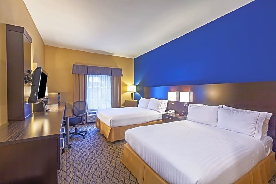 Двухместный номер Standard Holiday Inn Express Hotel & Suites Houston-Downtown Convention Center, an IHG Hotel