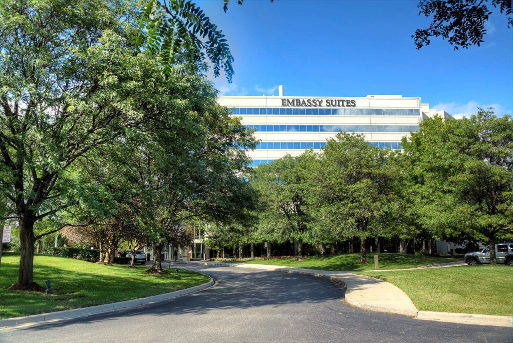 Двухместный номер Standard Embassy Suites by Hilton Detroit Troy Auburn Hills