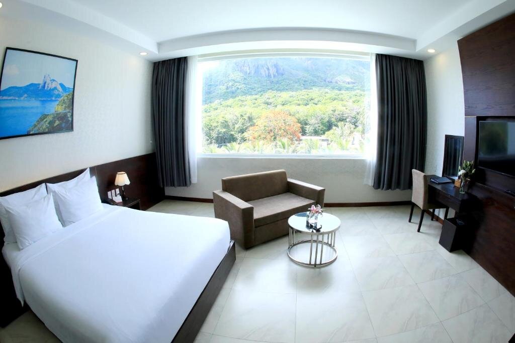 Standard Doppel Zimmer mit Bergblick Orson Hotel & Resort Con Dao