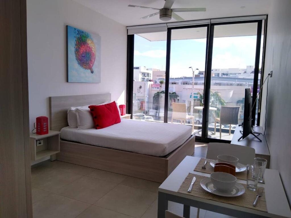 Standard room Studio Close to 5th Av w Amazing Roof Pool View, Gym, Spa and More