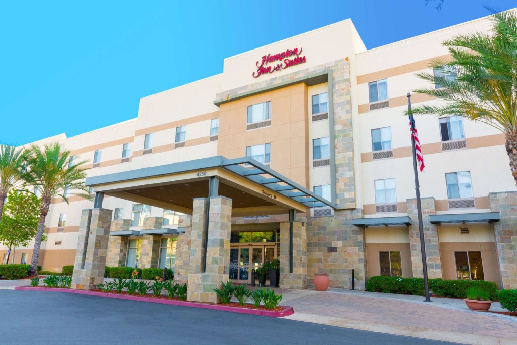 Номер Standard Hampton Inn & Suites Riverside/Corona East