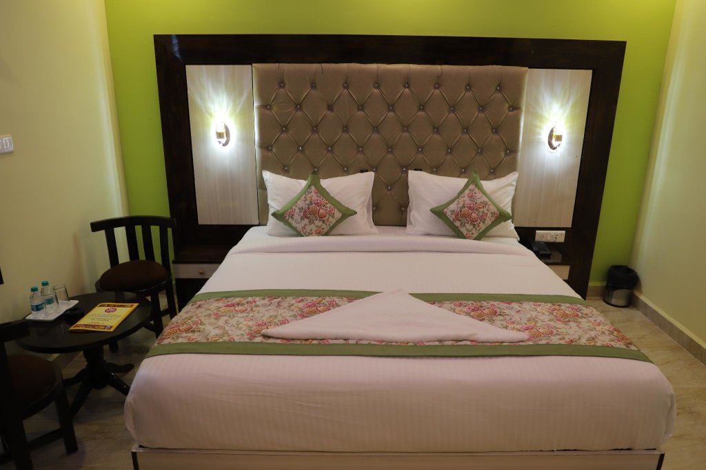 Deluxe Suite Shivaka Inn Residency