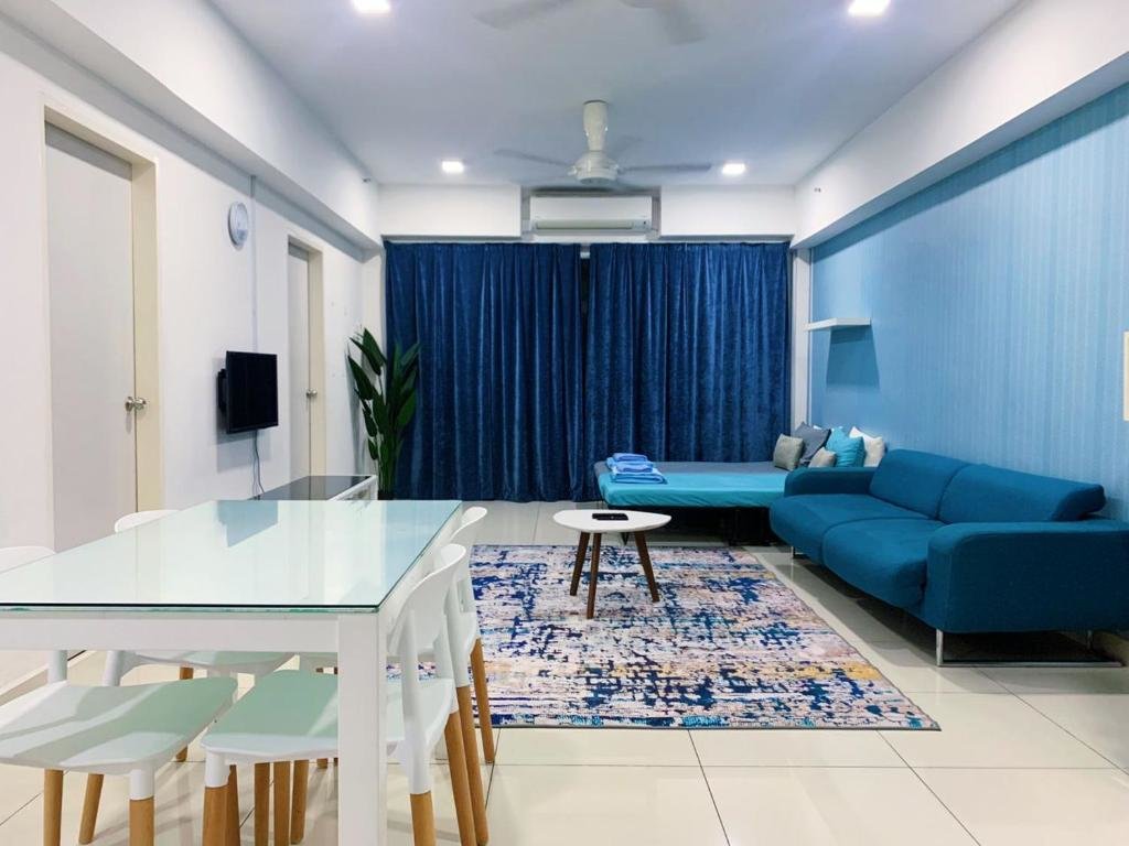 Appartamento POOL VIEW, Sky Cozy at D'Perdana Apartment, WiFi, Netflix, 6-8 Pax