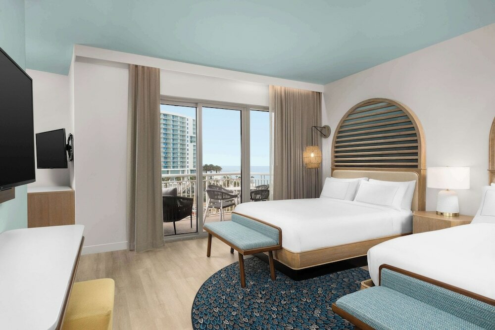 Standard Quadruple room with water view The Hiatus Clearwater Beach, Curio Collection By Hilton