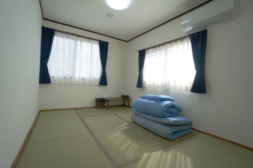 Кровать в общем номере (мужской номер) Tetsudo Guesthouse Tetsunoya