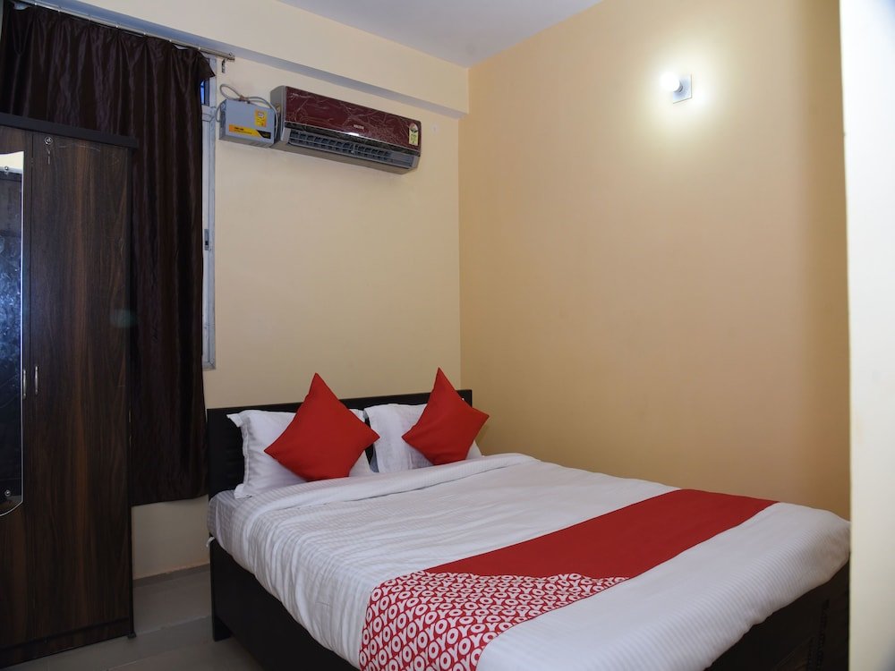 Standard room OYO 15071 Hotel Harsh Raj Residency