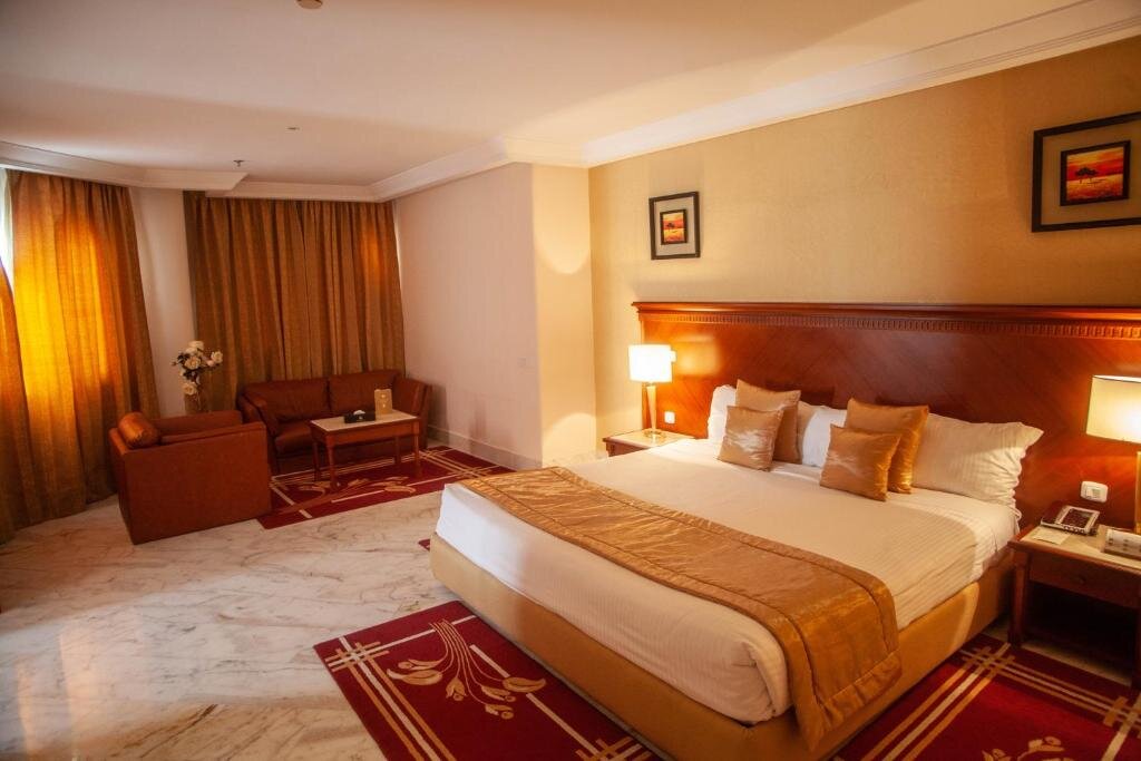 Полулюкс Tunis Grand Hotel