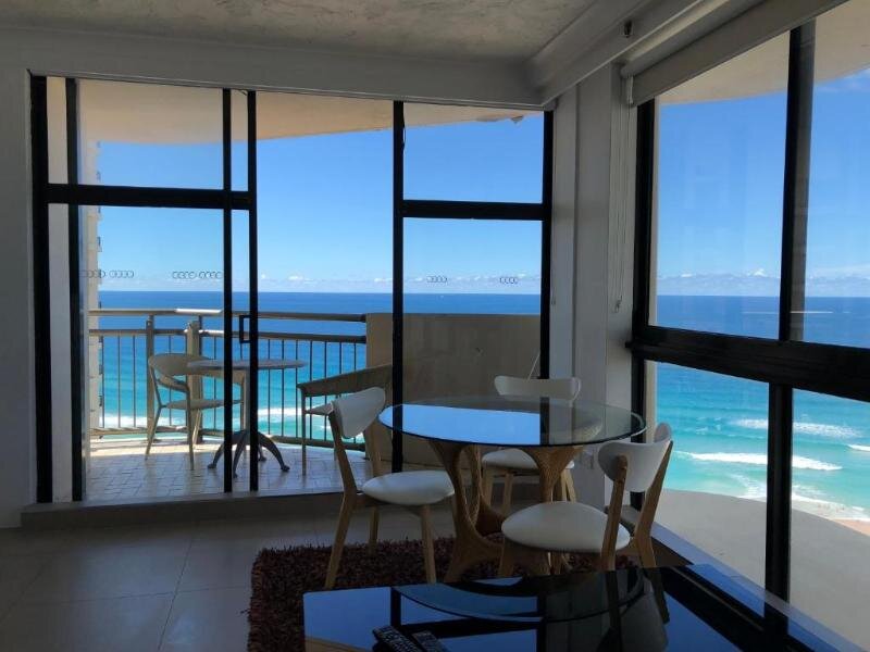 Двухместный номер Standard c 1 комнатой с балконом и с видом на океан Beachcomber Surfers Paradise