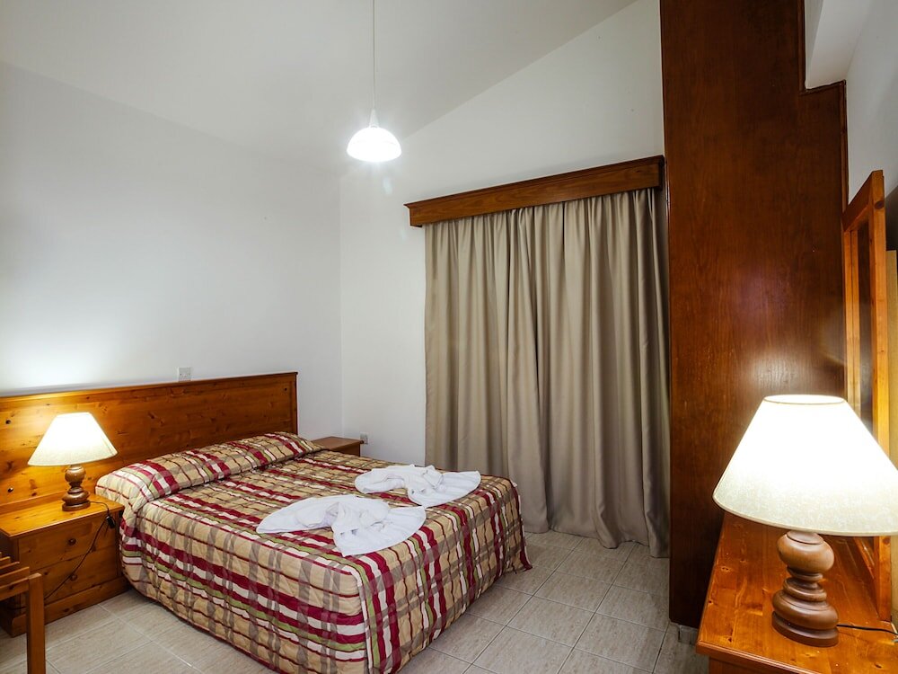 Вилла с 4 комнатами с частичным видом на море Kotsias Corallia Villas