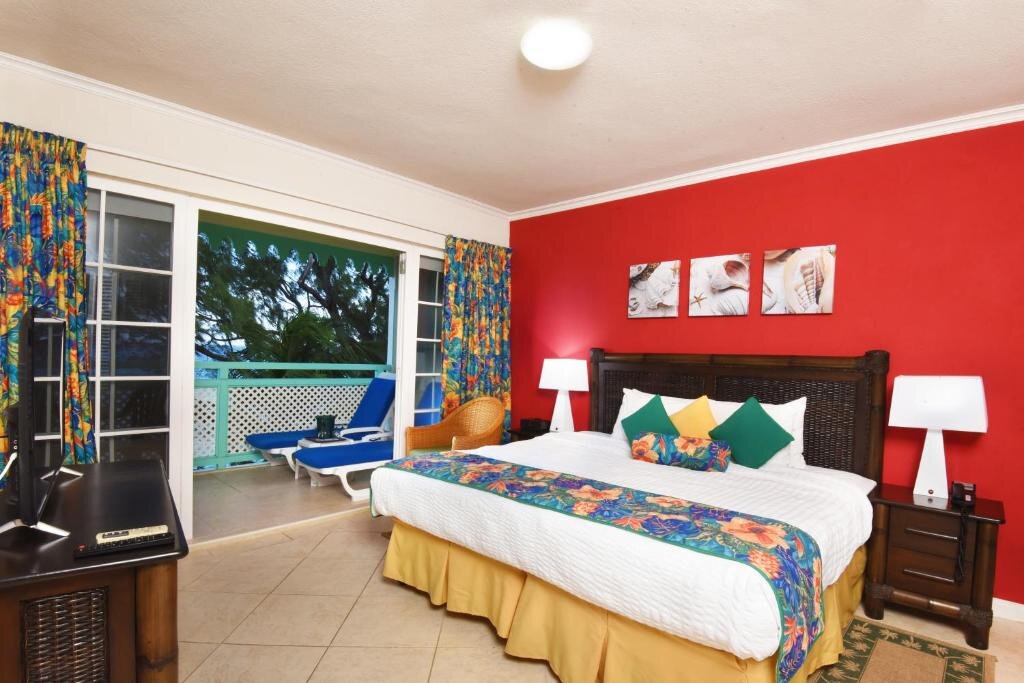Люкс c 1 комнатой Coral Mist Beach Hotel