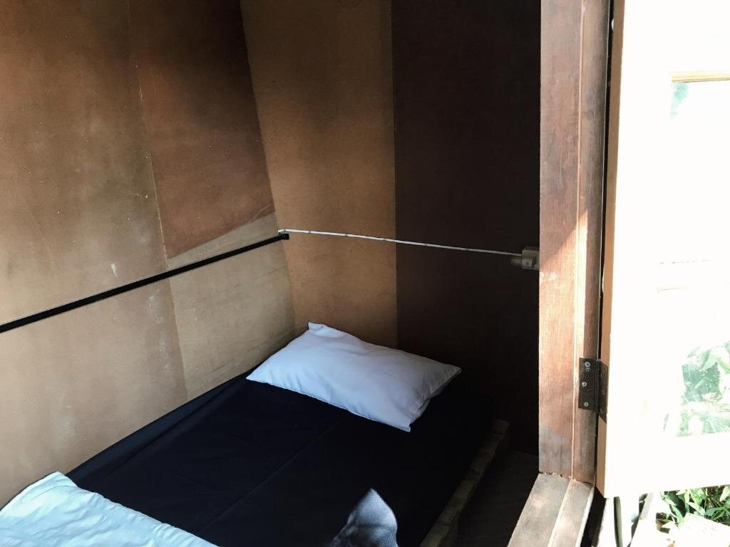 Кровать в общем номере HostelBed @ Phitsanulok