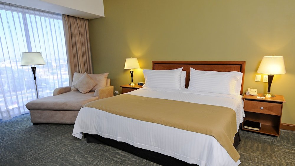 Номер Premium Holiday Inn Irapuato, an IHG Hotel