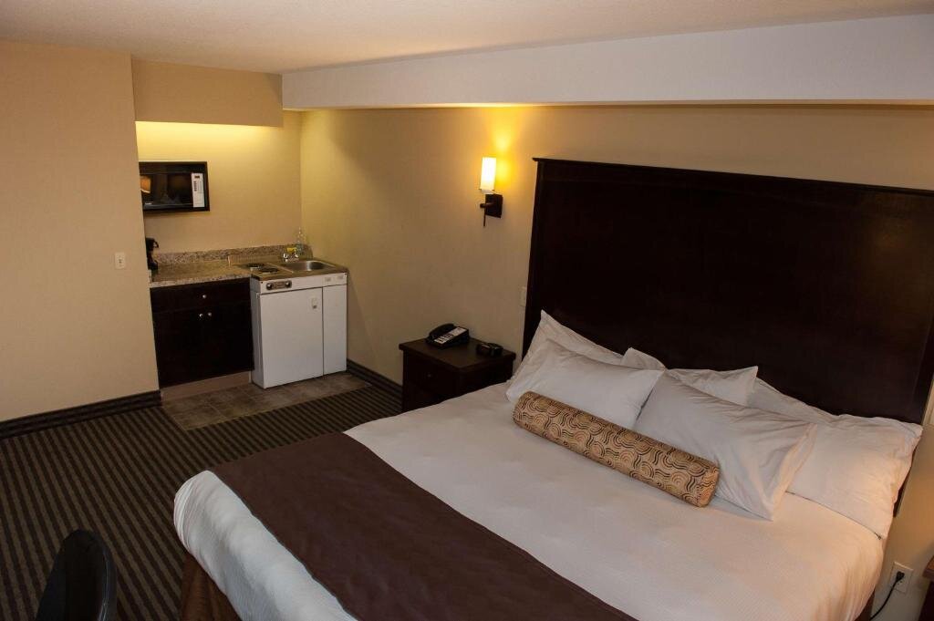Двухместный люкс c 1 комнатой Best Western Maple Ridge Hotel