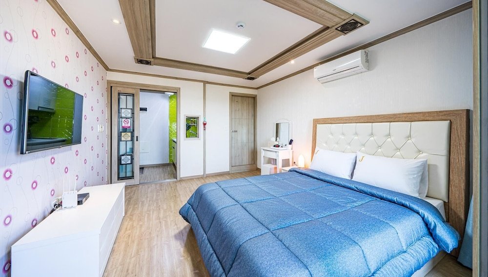 Standard chambre 1 chambre avec balcon et Vue montagne Yeongheungdo J Pension