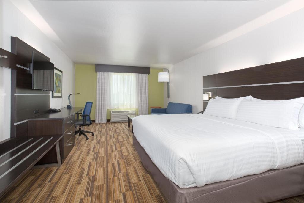 Suite Holiday Inn Express & Suites Lincoln I - 80, an IHG Hotel