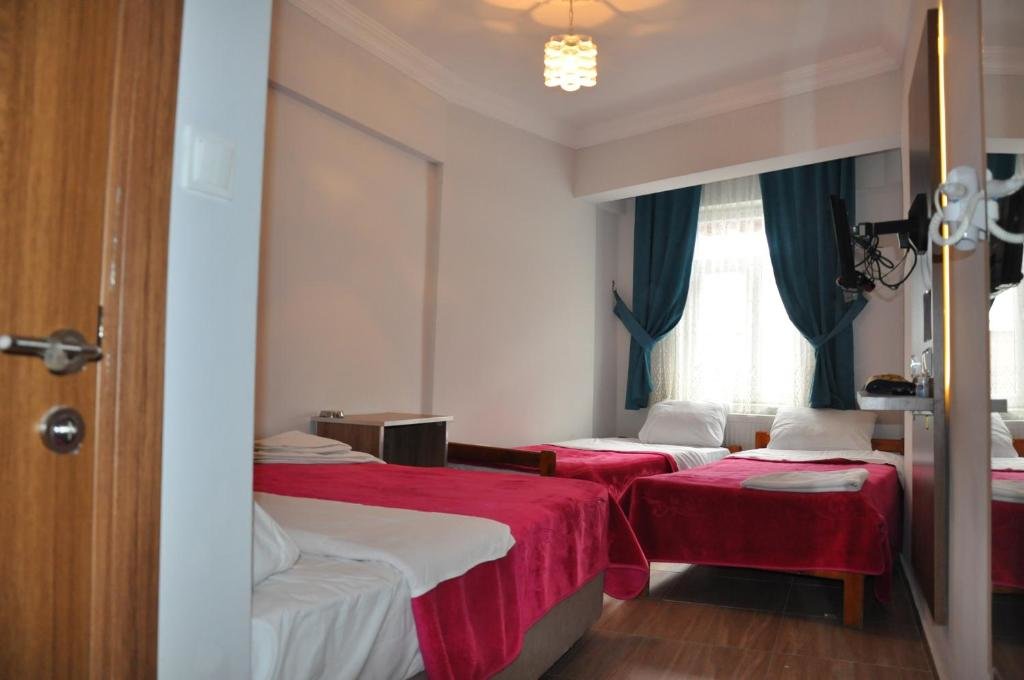 Четырёхместный номер Standard Hotel Altuğ