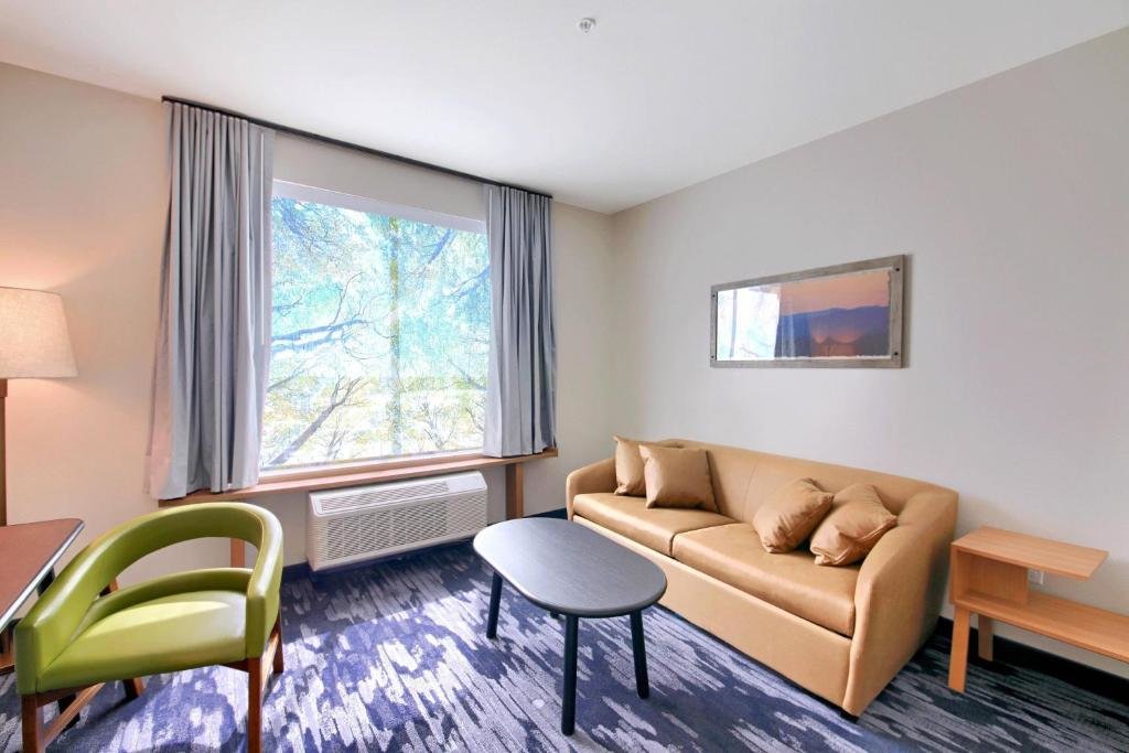 Двухместный люкс Executive c 1 комнатой Fairfield Inn & Suites by Marriott Dallas Cedar Hill