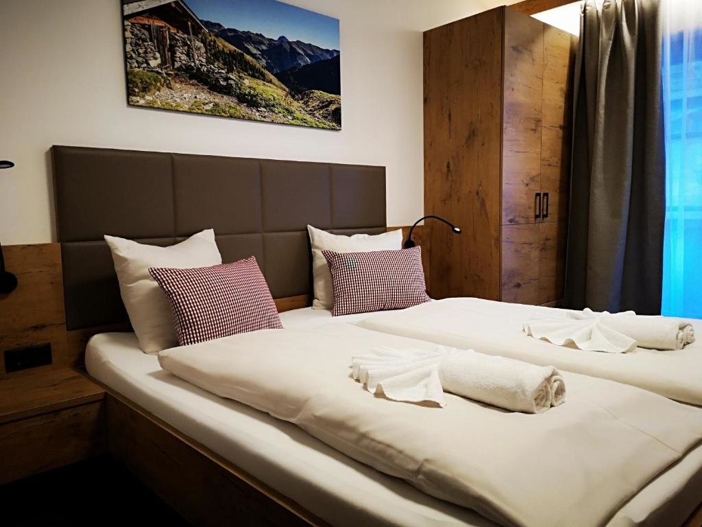 Standard Double room with mountain view Hotel Aschauer Hof z'Fritzn