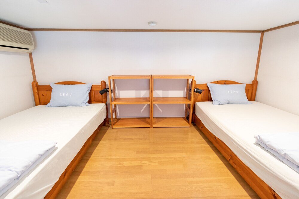 Cama en dormitorio compartido (dormitorio compartido femenino) Youth Guest House ATOMA - Hostel