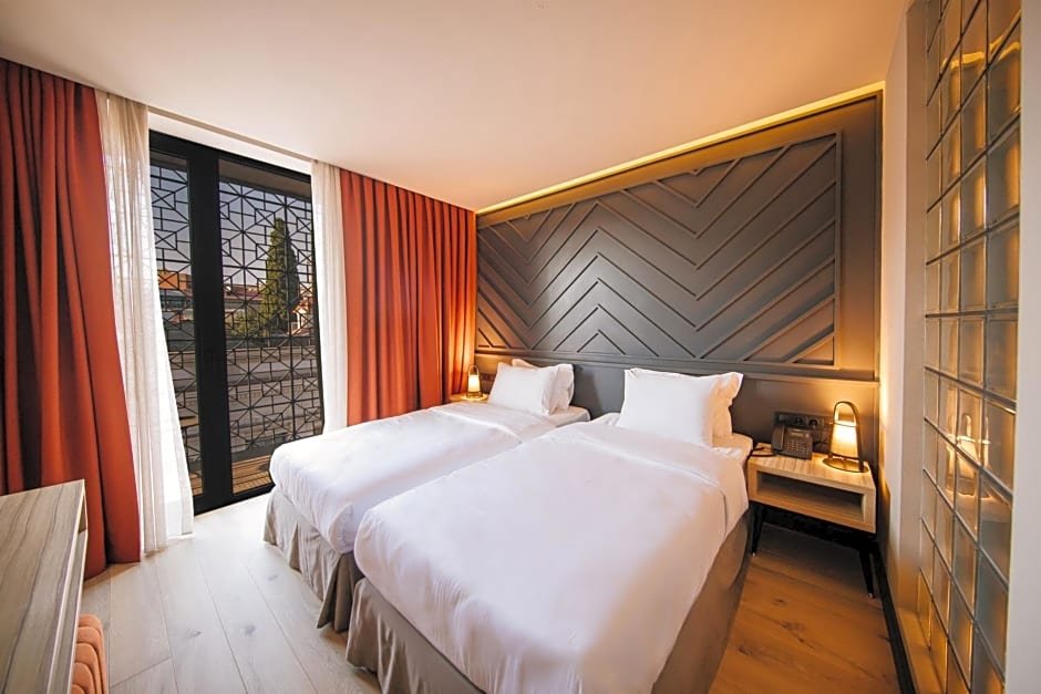 Standard Doppel Zimmer mit Straßenblick Sandali Metekhi Boutique Hotel
