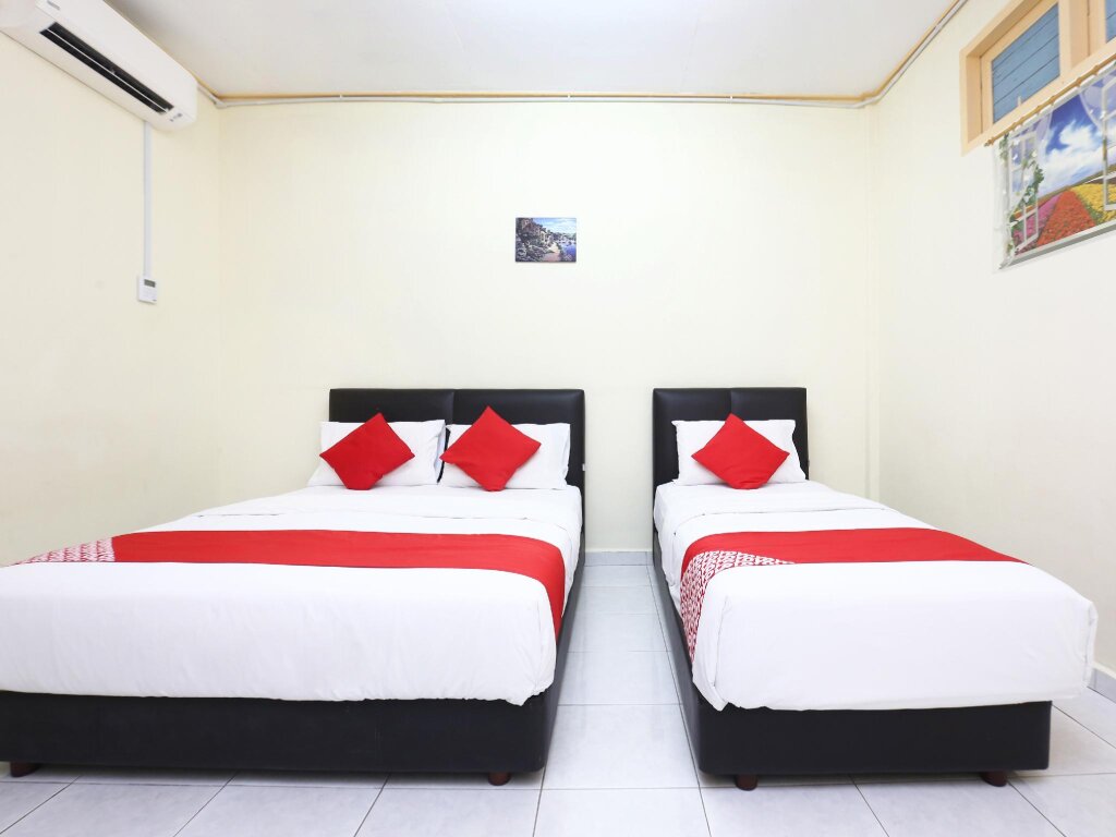 Трёхместный номер Deluxe Super OYO 89640 Hotel Pelangi Marang