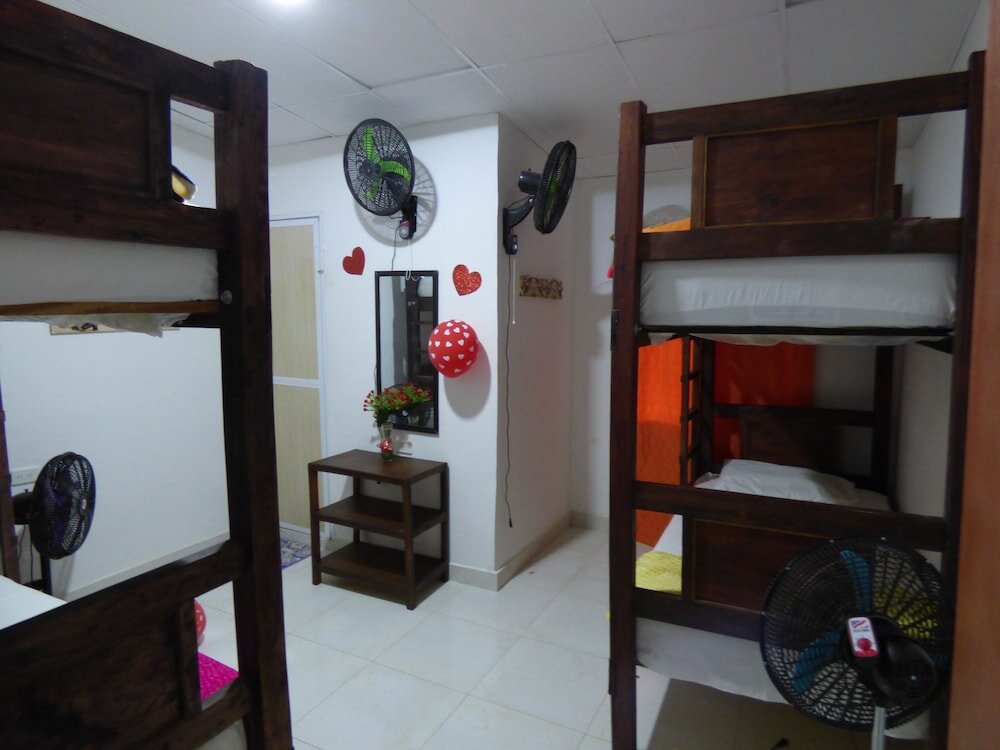 Кровать в общем номере Hostal Alto de la Montaña