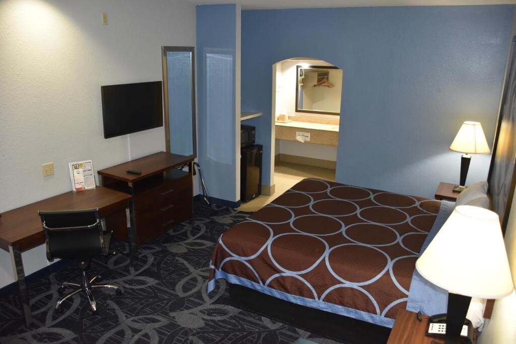 Двухместный номер Smoking Accessible  Super 8 by Wyndham Houston Hobby Airport South