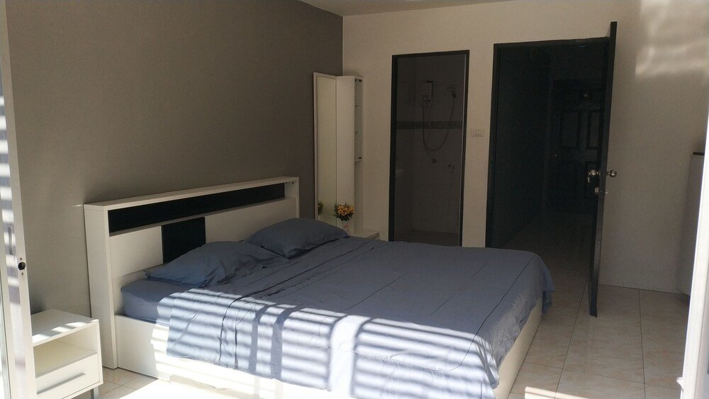 Standard Double room with balcony Desire Guesthouse Patong