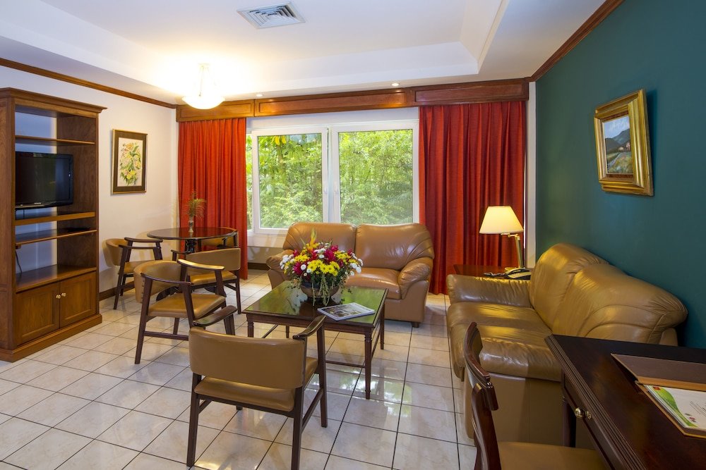 Suite Apartotel & Suites Villas del Rio