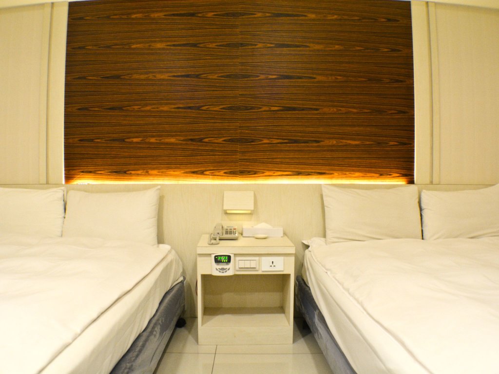 Кровать в общем номере Duke Business Hotel