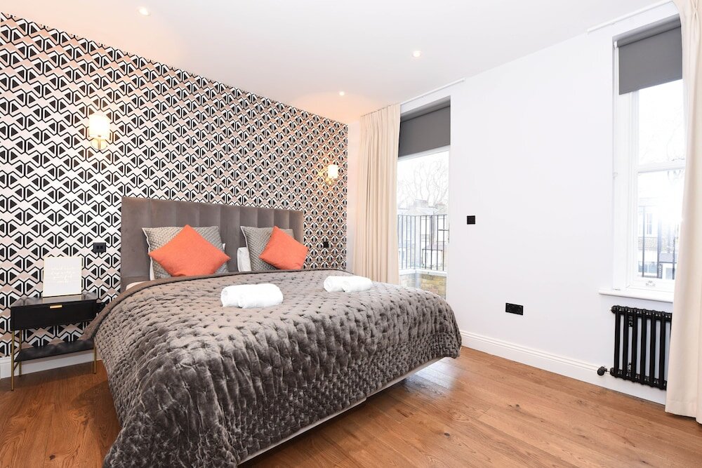 Apartment Stylish & Spacious Deluxe Apartments near Victoria Station