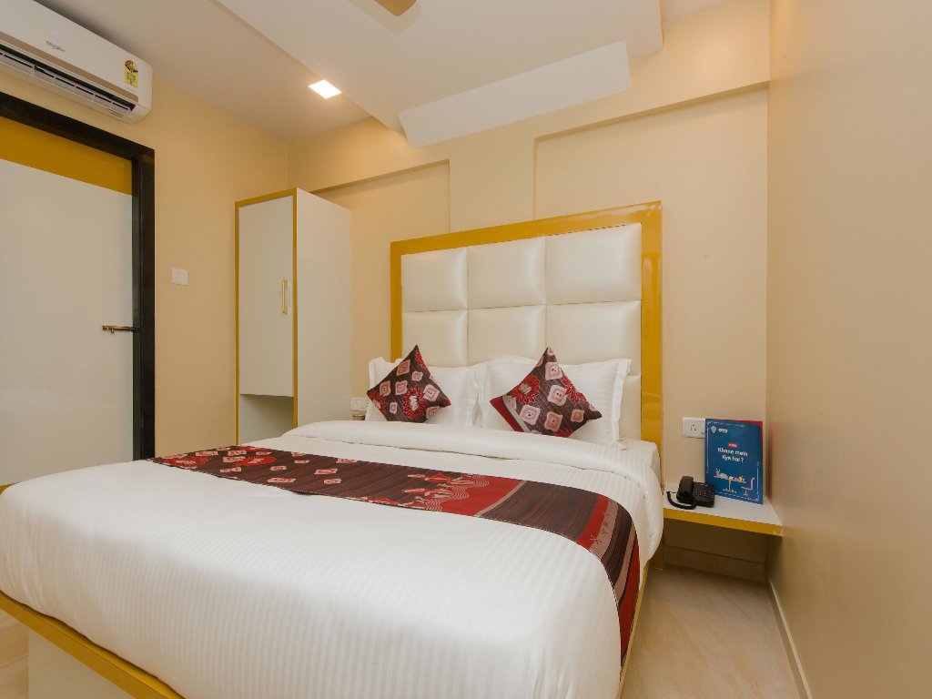 Standard suite Royal Inn Near Versova Beach