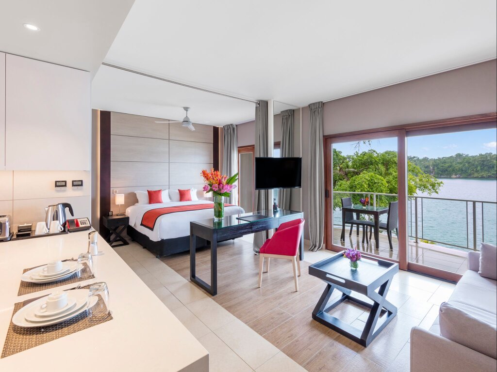 Двухместный полулюкс Ramada Resort by Wyndham Port Vila